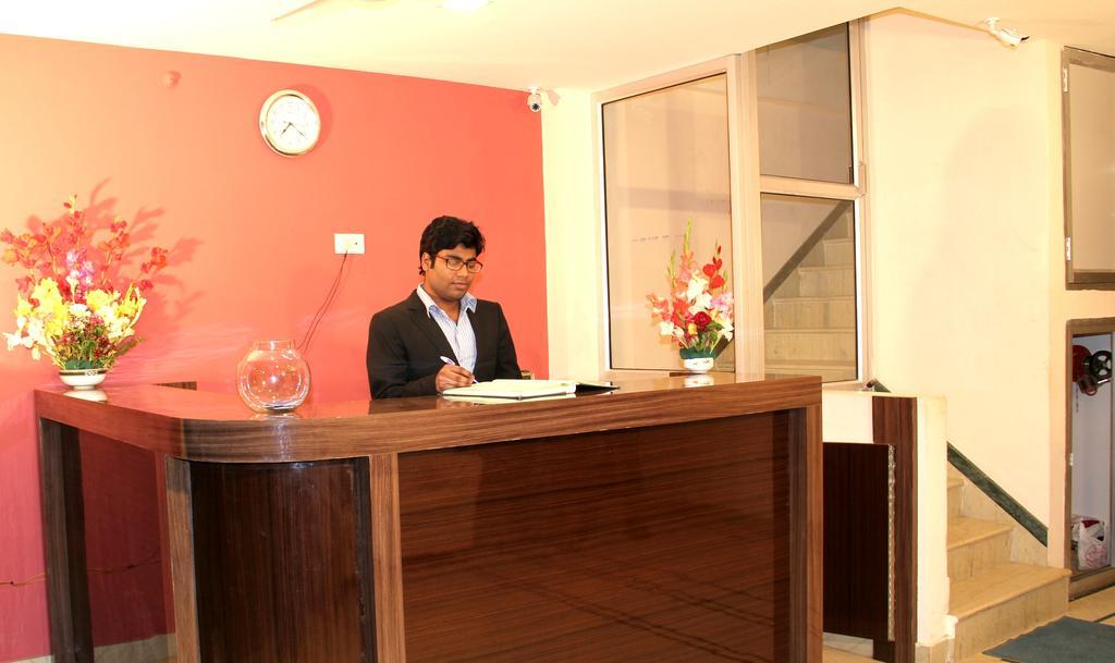 Hotel Shanta Vs Continental Lucknow Camera foto