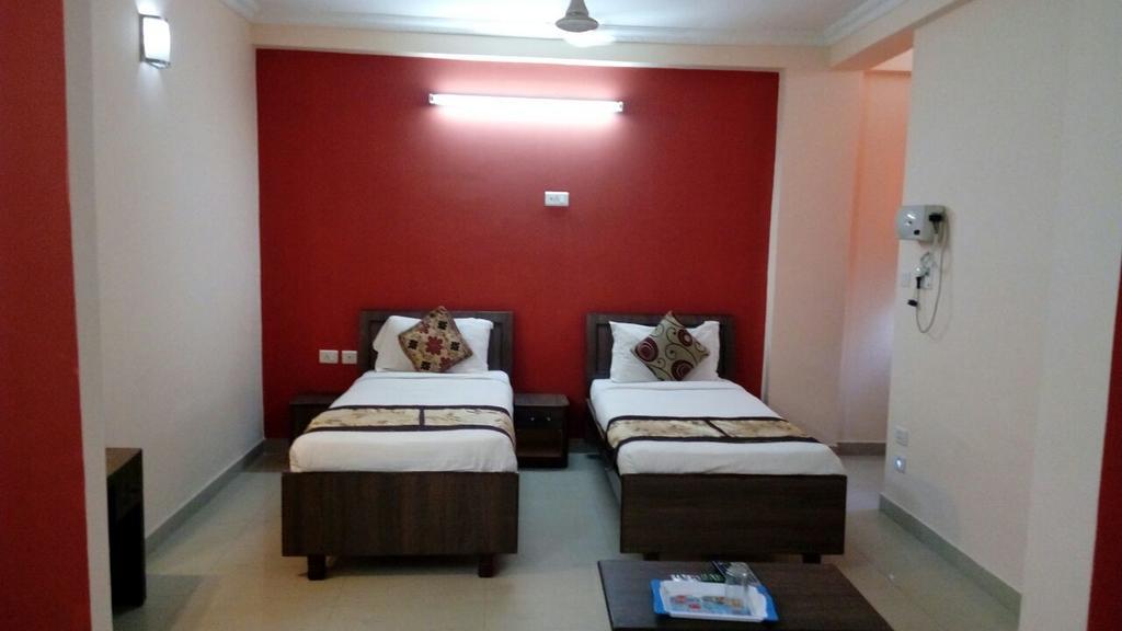 Hotel Shanta Vs Continental Lucknow Esterno foto
